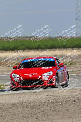 media/Apr-30-2022-CalClub SCCA (Sat) [[98b58ad398]]/Group 2/Race (Grapevine)/